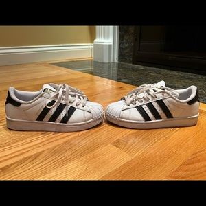 Adidas girls superstar sneakers